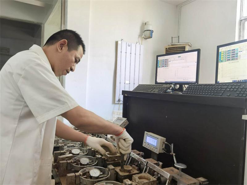 公司同002A：土工試驗(yàn)甲級(jí)，可以承擔(dān)甲級(jí)及以下工程勘察資格所能承擔(dān)工程勘察項(xiàng)目的土工試驗(yàn)任務(wù)； 聯(lián)系人：任玲，電話：18653883892(圖2)